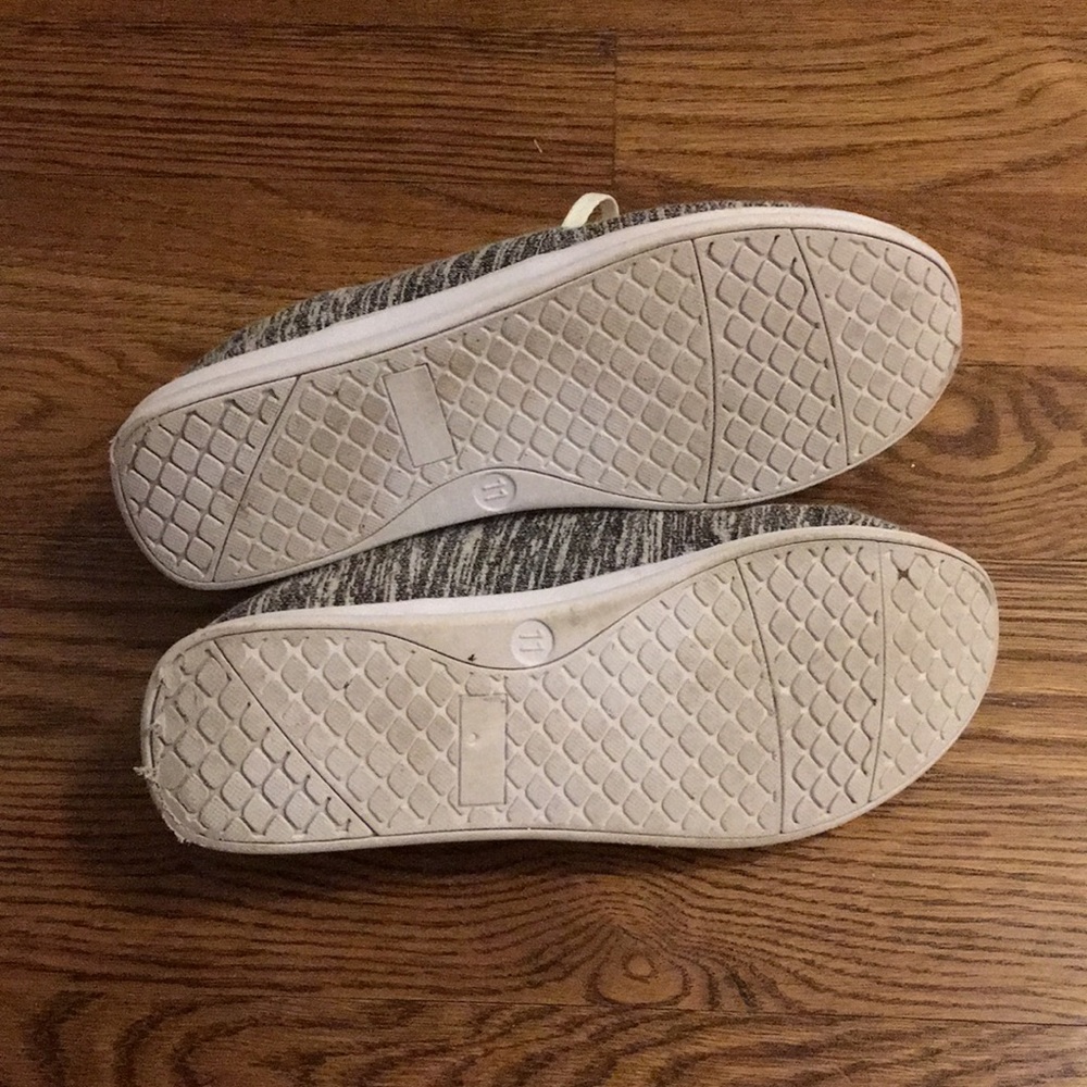 Comfortable shoes - Picture 2 of 4